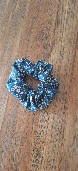 Chouchou en tissu  assorti aux paires de lacets